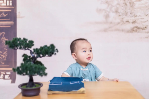 常宁三个月宝宝抬头不稳
